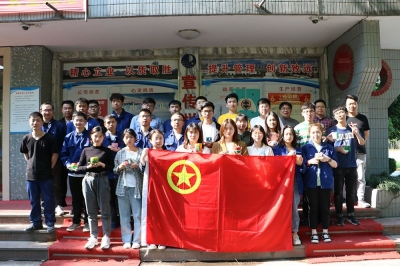 新都控股手制花盆，喜迎五一活動(dòng)